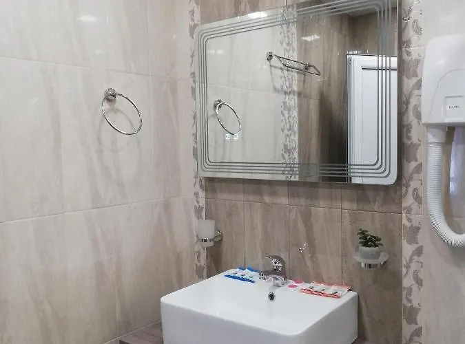 бялата роза Otel 2*